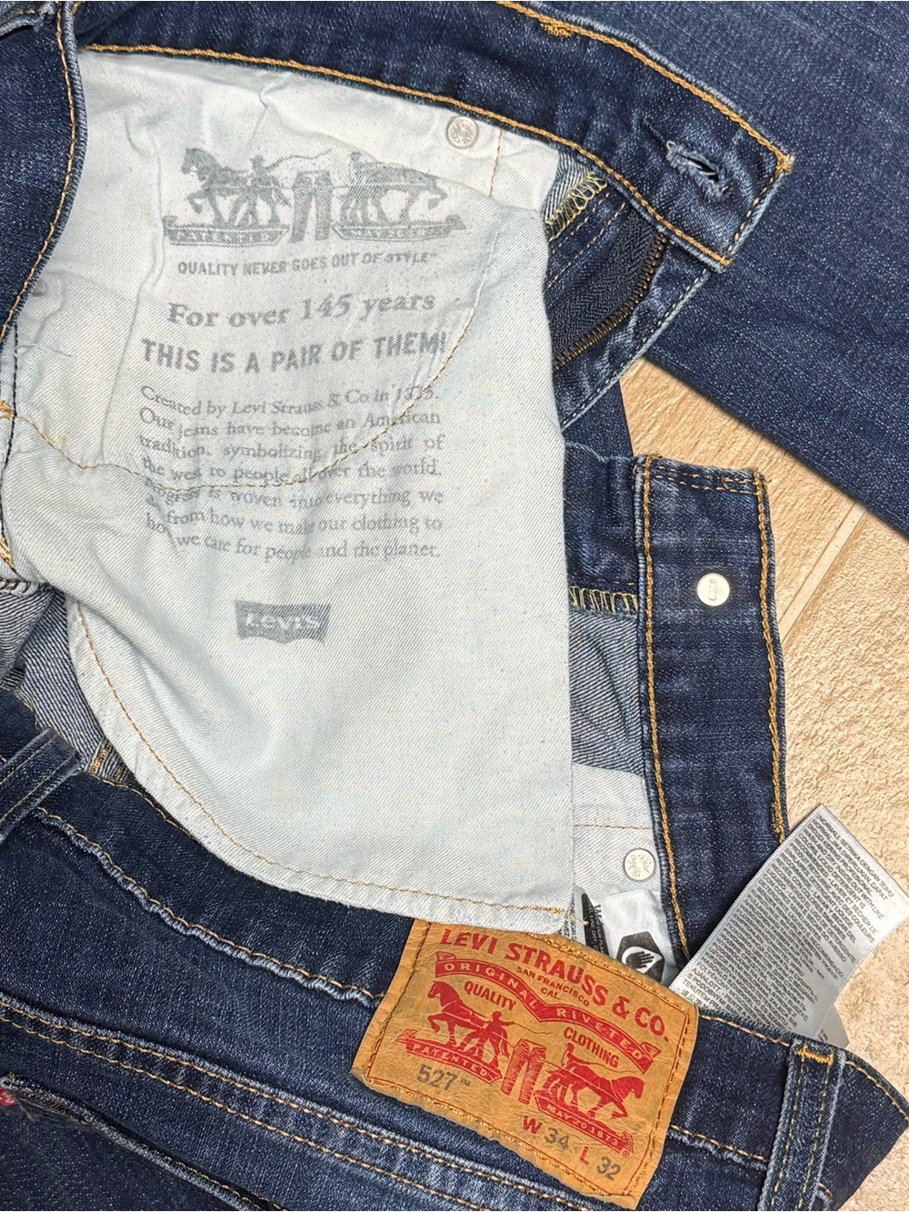 Men’s Levi’s 527 Dark Wash Boot Cut Size 34x32 - Picture 6 of 8